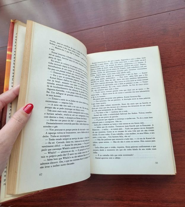 Livro "O Quinto Cavaleiro" de Dominique Lapierre e Larry Collins