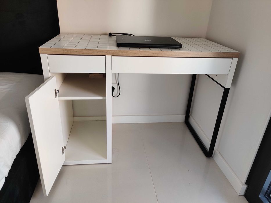 2 secretárias -90€ o par ou 50€ cada