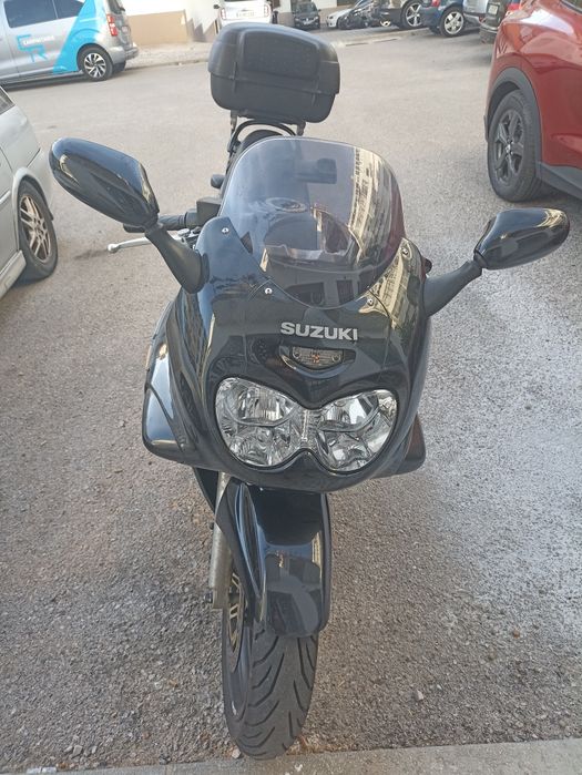 Suzuki GSXF 750 impecável