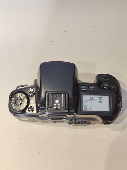 Canon EOS 100QD - Câmara Analógica