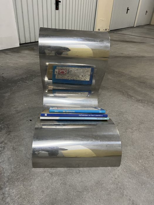 Revisteiro. Inox