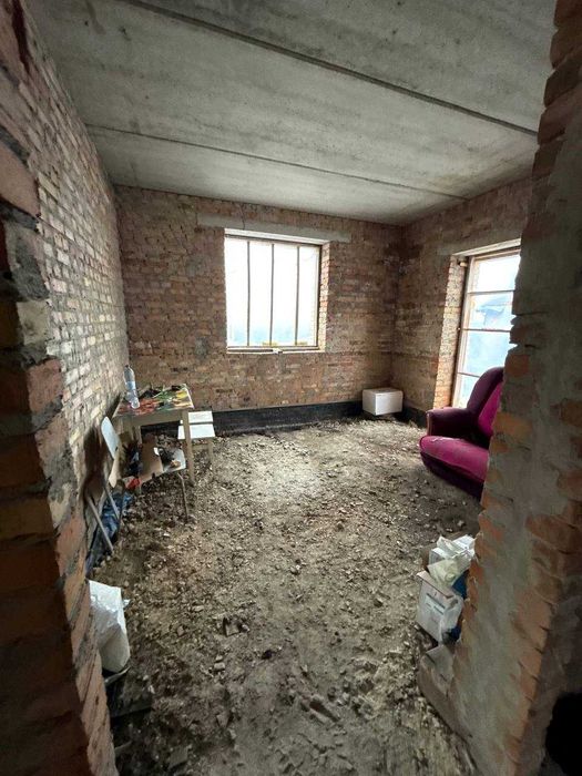 Будинок с.Байківці, 290 м2 та 7 сот ділянка.