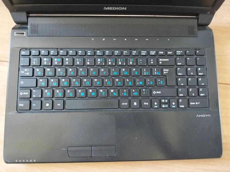 ноутбук Medion i7\8 озу\240гб ssd\ geforce 650 2Гб