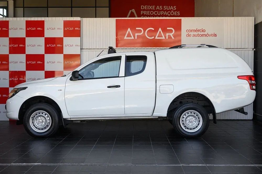 Mitsubishi L200 2.4 DI-D Club Invite Strakar Look 4WD