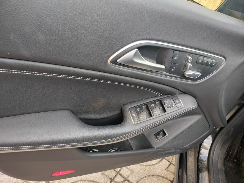Mercedes Benz CLA200 136cv