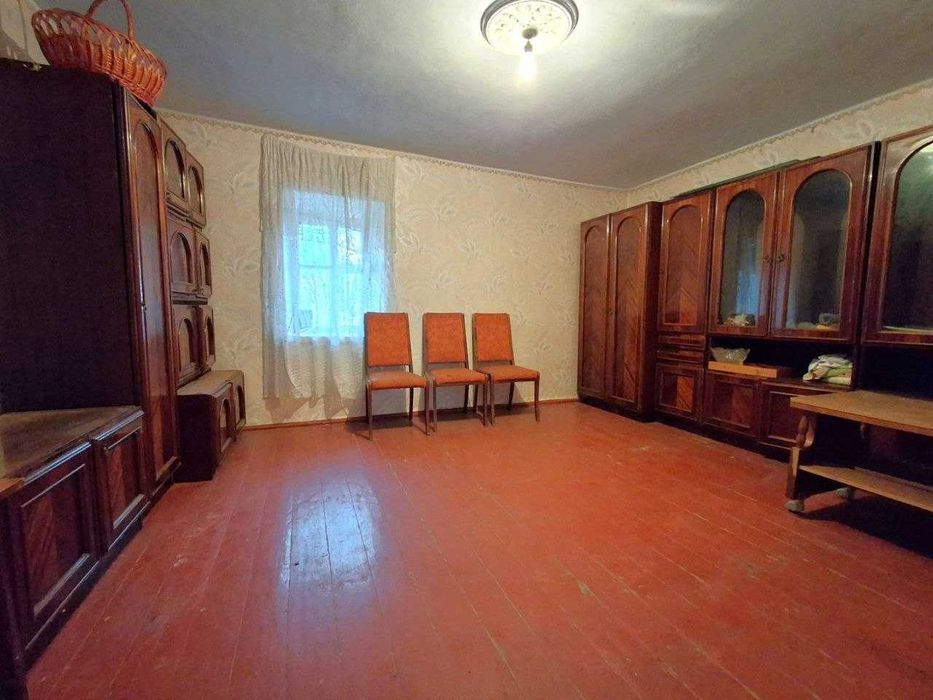 Будинок з великою земельною ділянкою 10 км. від Одеси.