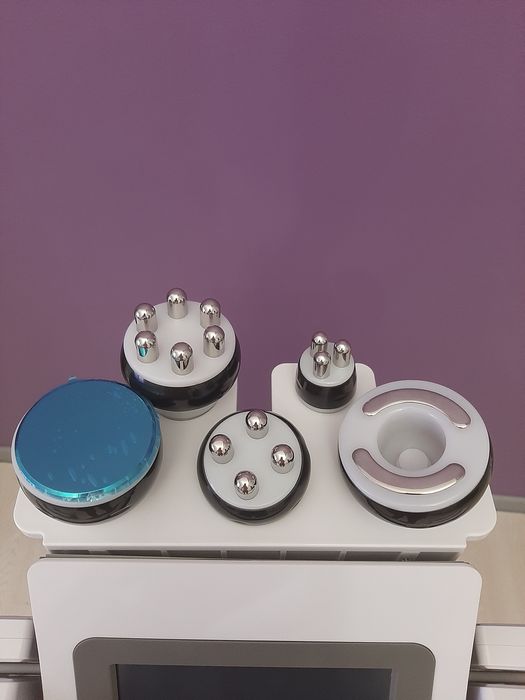 В наличии новый массажный  аппарат, комбайн  6 в 1  ном.