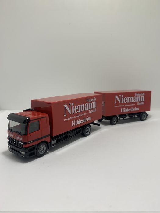 Camião Mercedes Actros da Herpa escala H0 1/87