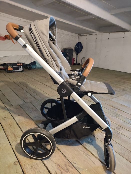 Cybex Balios S Lux  kolor Soho Grey na srebrnej ramie jak nowy+gratisy