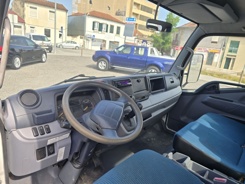 Mitsubishi Canter Fuso Automática  2013