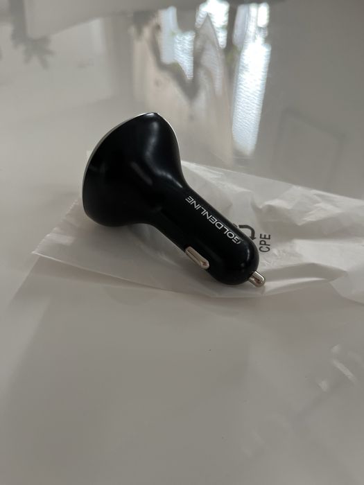 Transmiter FM FT301 Bluetooth w samochodzie