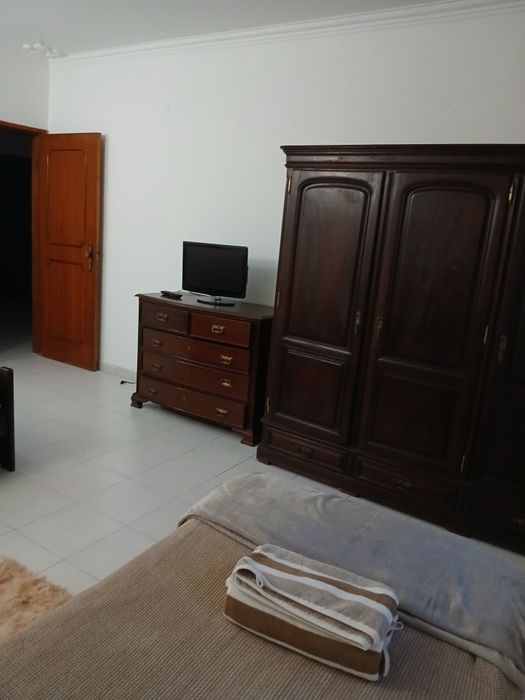 Quarto grande partilhado em corroios