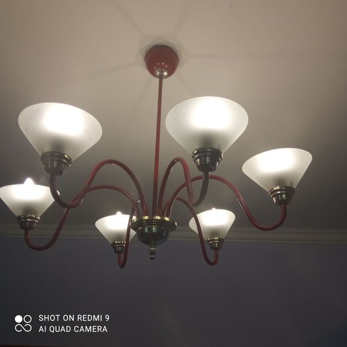 Продам люстры для гостиной, спальни.