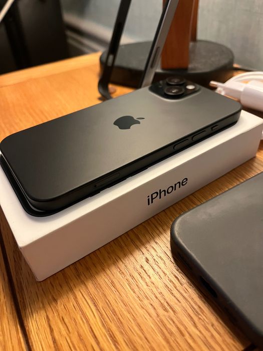 iPhone 15 impecável