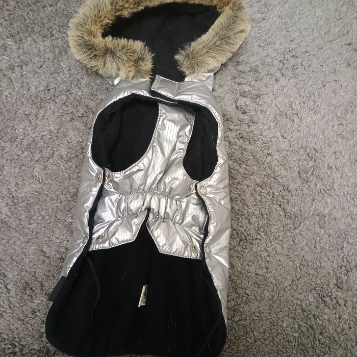 Тепленька зимова курточка