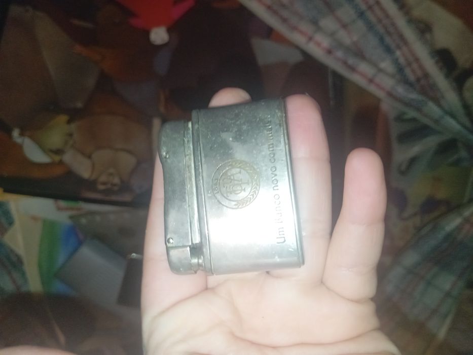 Isqueiro antigo não sei se funciona sem gás