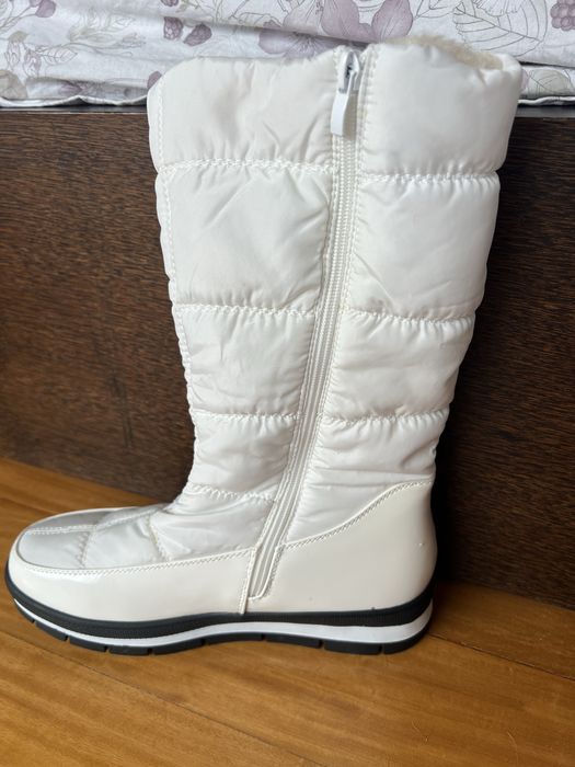 Botas brancas quentinhas