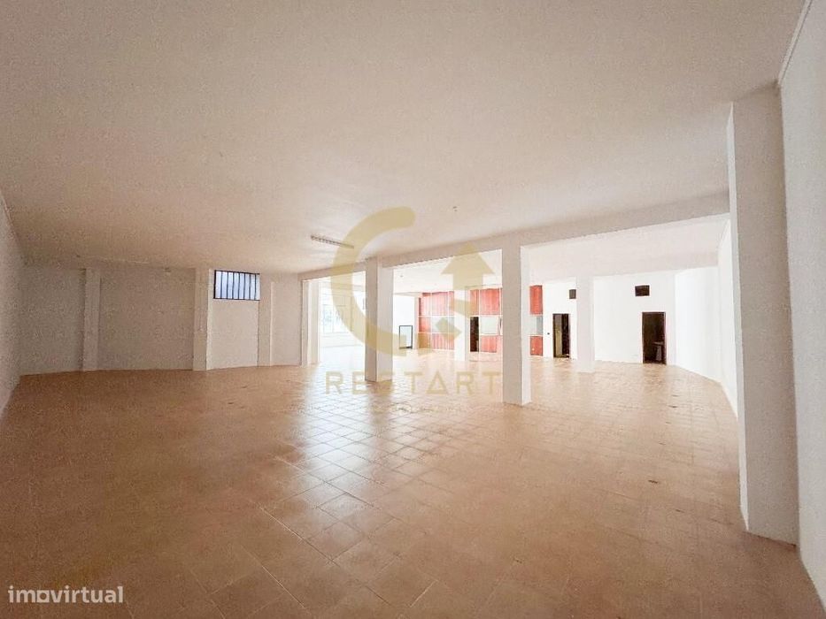 Loja para Arrendamento no Centro de São João da Madeira