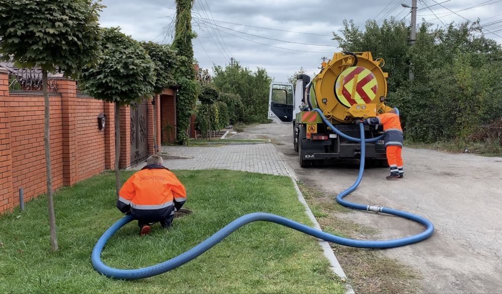 Услуги ассенизатора викачать яму туалет канализацию илосос