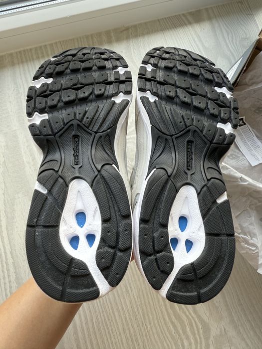 Кросівки new balance