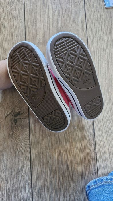 Converse r 25/ dziewczynka