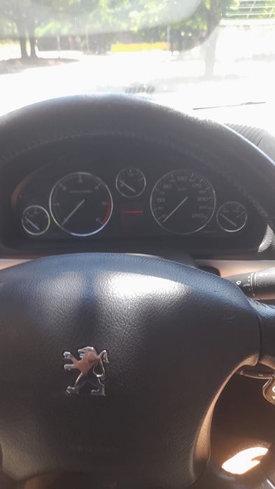 Veiculo peugeot azul