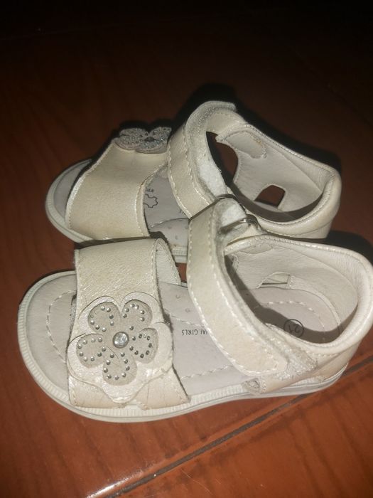 Sandalias menina