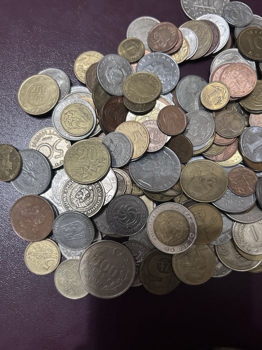 Монети світу 900грам одним лотом