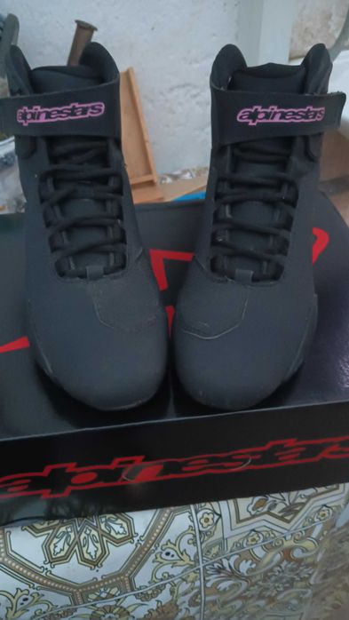 Botas de mulher mota