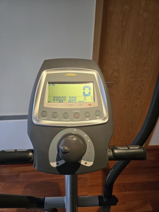 Elíptica semi professional BH Fitness