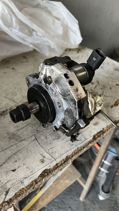 Vendo bomba injetora BMW BOSCH