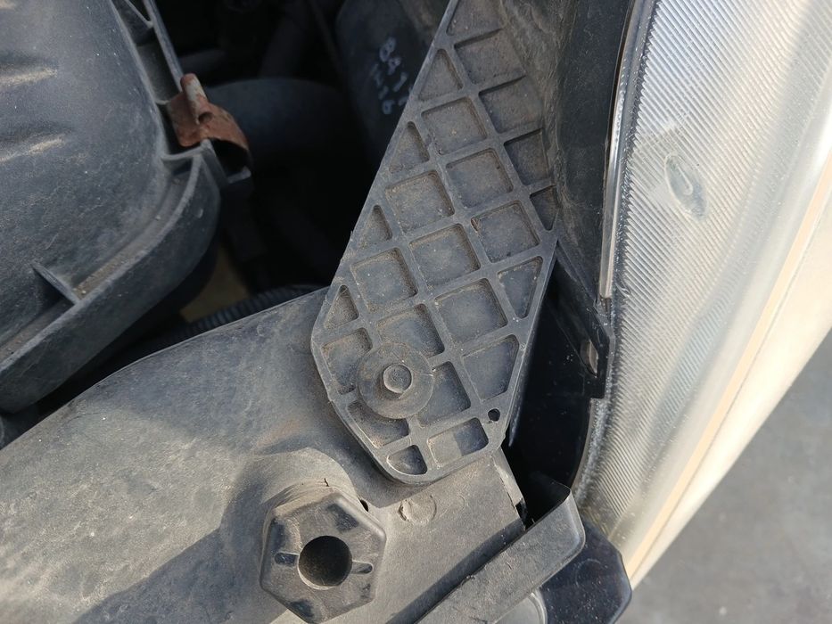 Ótica / farol esquerda CHEVROLET Spark (M300)