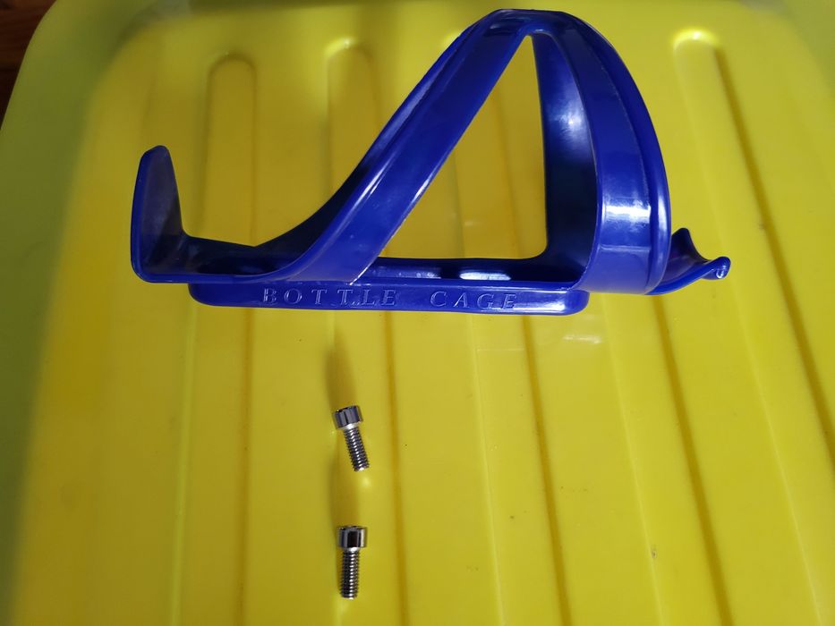 Uchwyt na bidon - niebieski