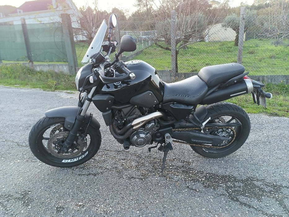 Mota Yamaha MT 03 660 aceito Carro