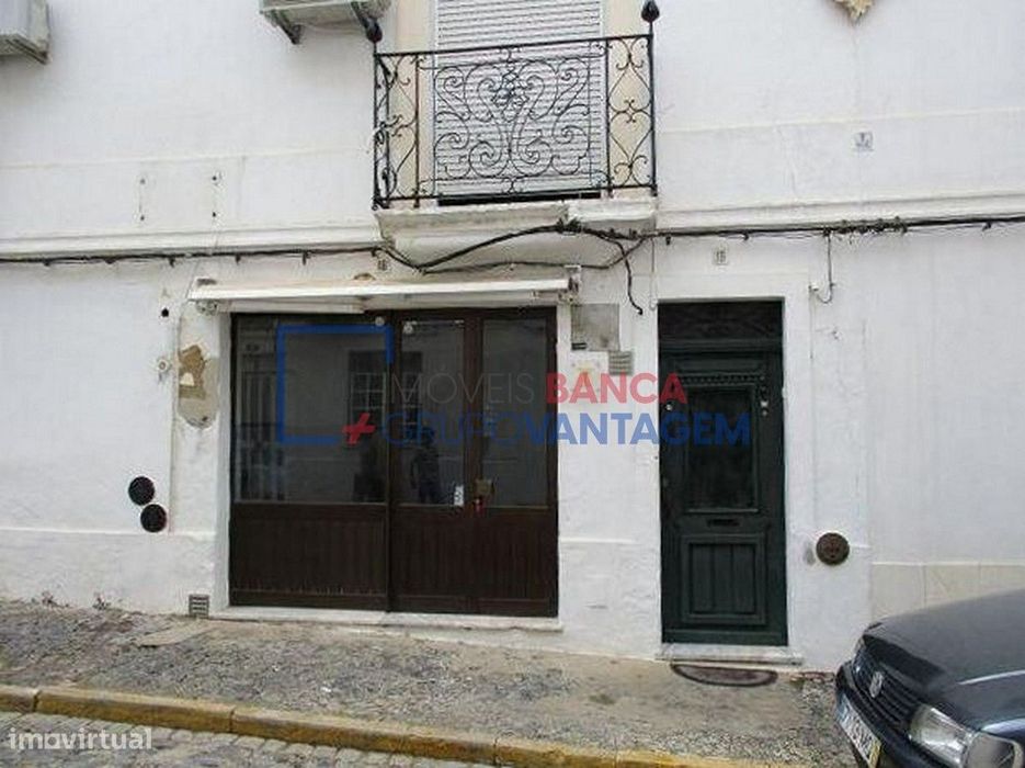 Loja com 157m² no centro de Moura, Beja