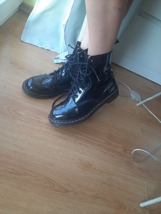 Martensy lakierowane 40