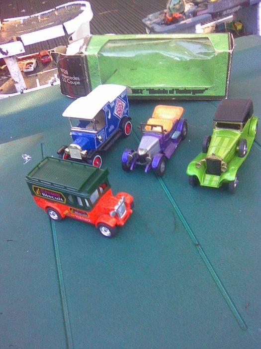 4 miniaturas matchbox anos 20 .