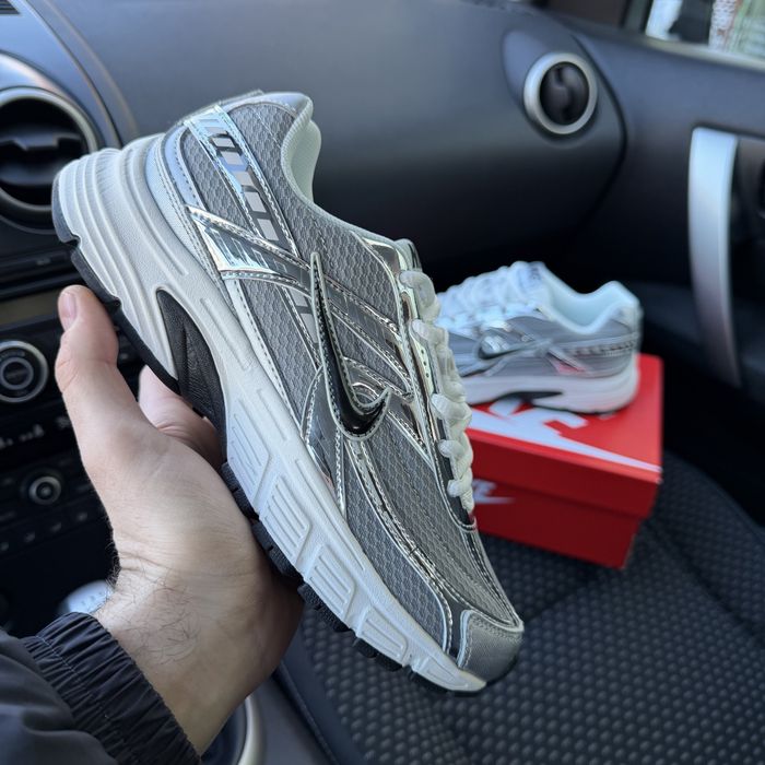 Жіночі кросівки найк інітіатор сірі  Nike Initiator Grey Silver Castom