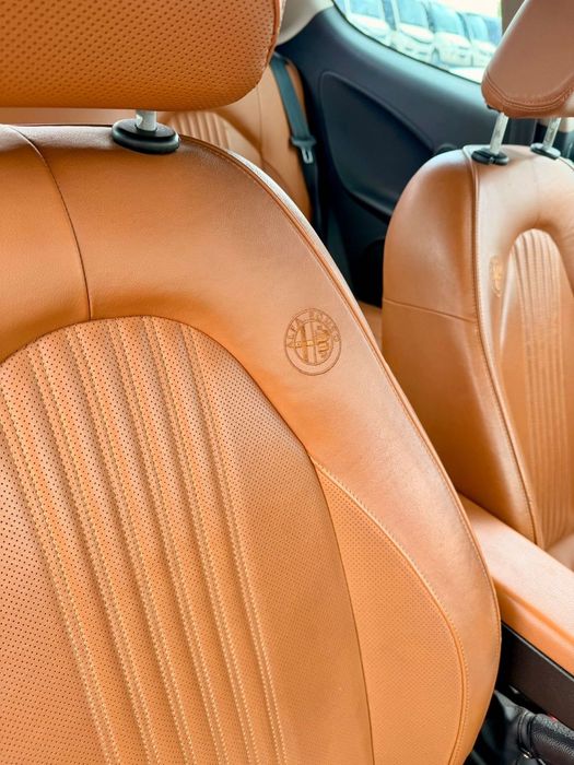 Carro - Alfa Romeo Mito
