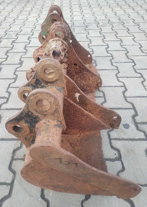 Łyżka minikoparki szerokość 30cm, sworzeń 30mm ( 129, 130, 131)