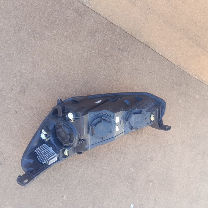 Ford focus MK4 lampa lewa przód
