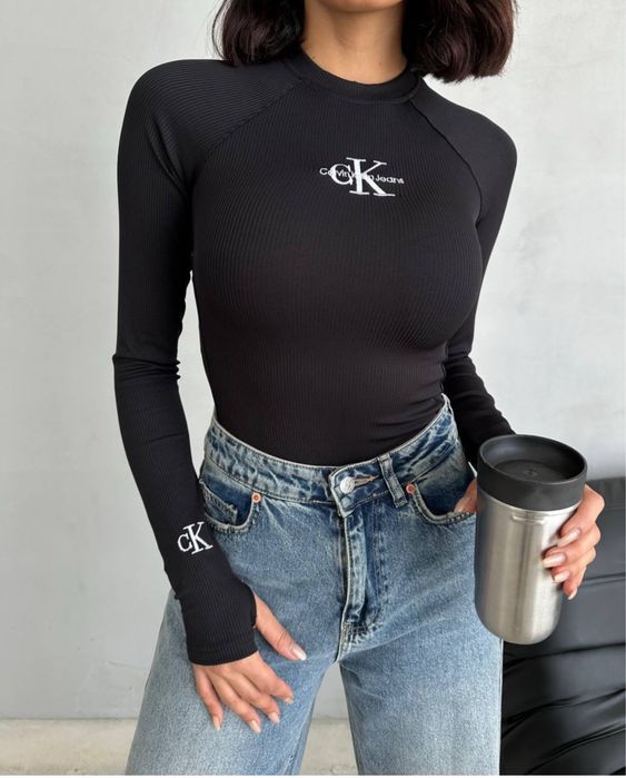 Жіноча кофточка в рубчик calvin klein jeans.