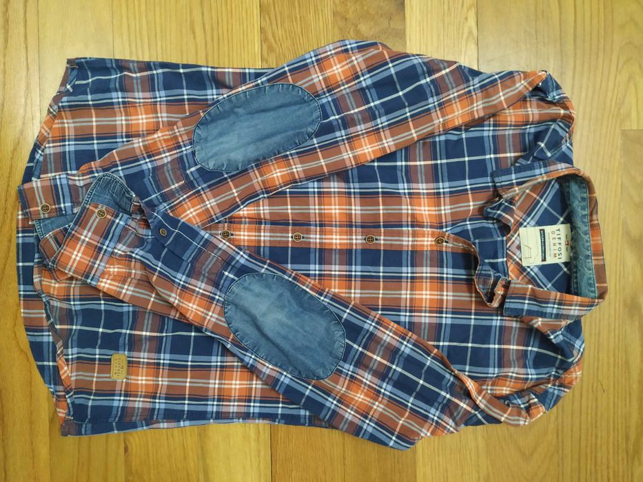 Camisa marca TIFFOSI, Tamanho S