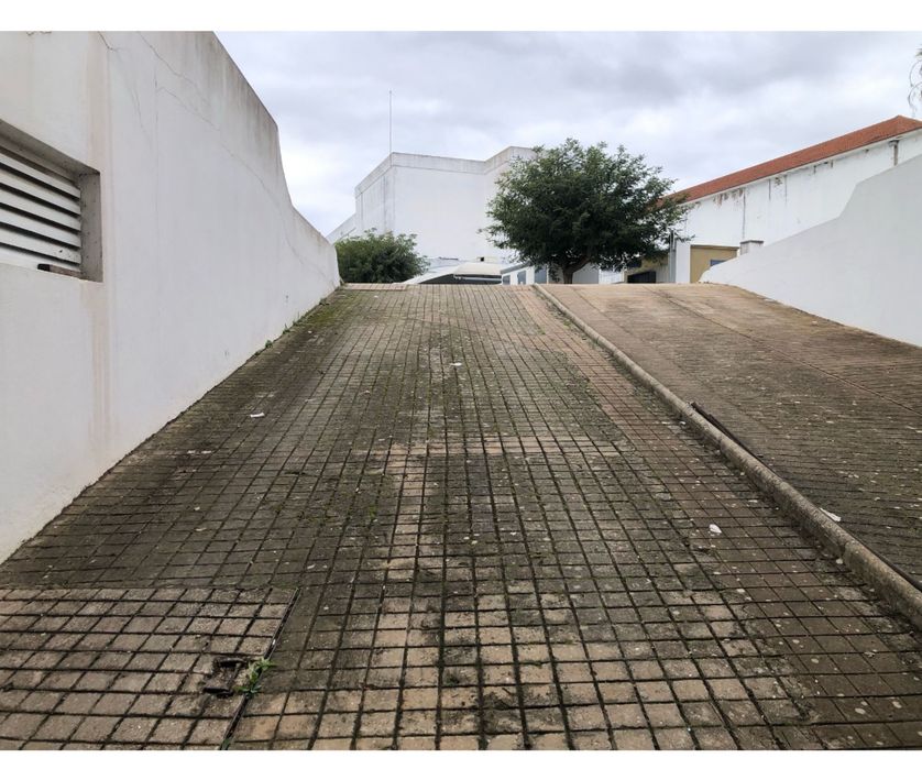 Armazens para arrumos ou garagem para arrendar