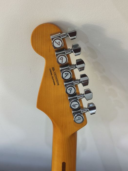 Fender American Ultra II Stratocaster HSS EB, Texas Tea