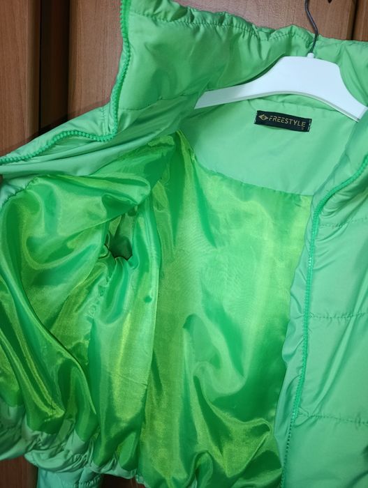 Modna wiosenna/jesienna kurtka puffer limonkowa, stan idealny