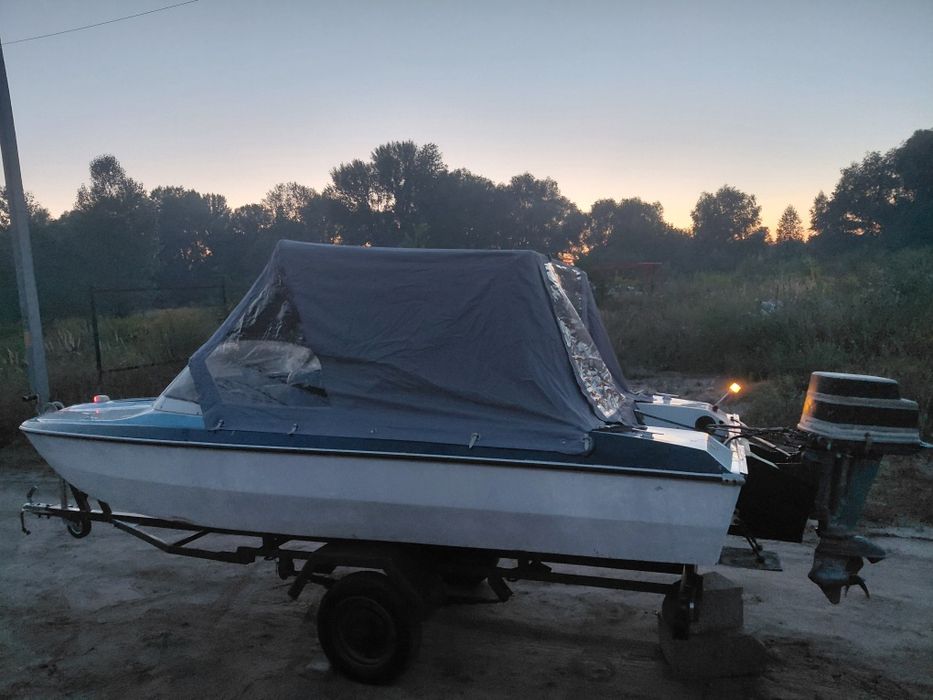 продам  лодку з мотором