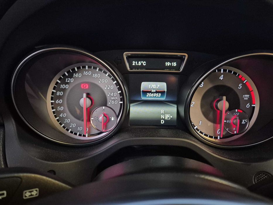 Mercedes-Benz CLA 200 d Shooting Brake AMG Line Aut.