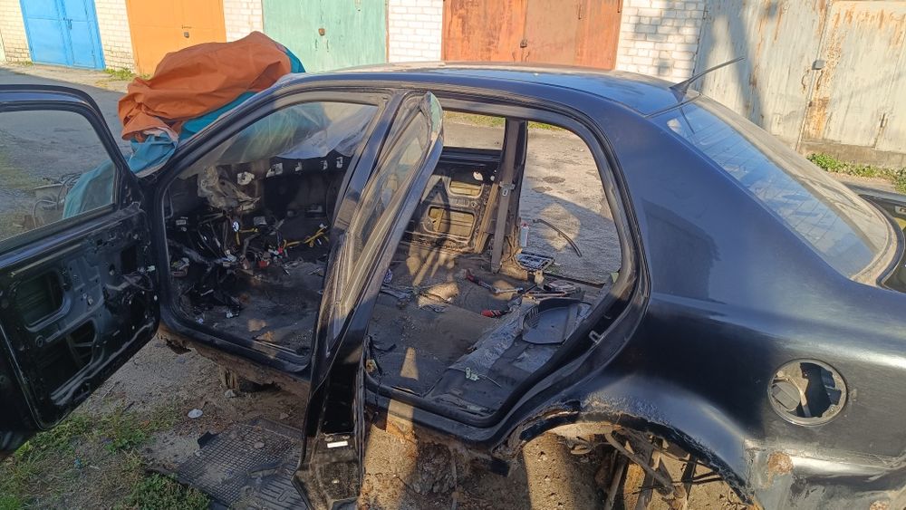 Продам запчастини на Джили СК