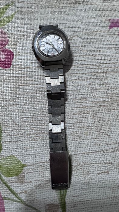 Religio Feminino Orient em bom estado